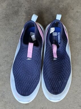 Speedo Slip-On Aqua Shoes in Navy and Pink